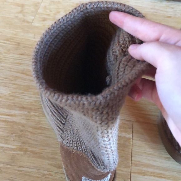 vintage caramel knit ugg boot; size 10 - Picture 4 of 6